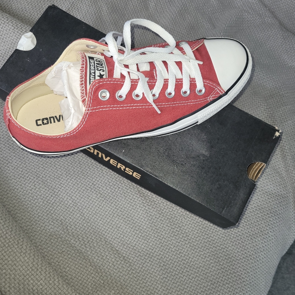 Converse, Size 9, Red/rust color